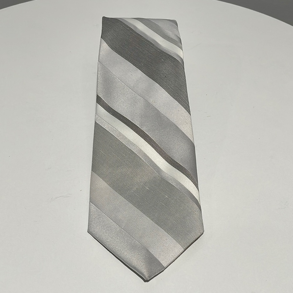 Men’s Neck tie gray white pietro do como vintage